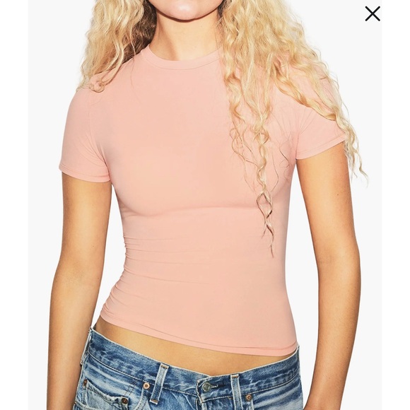 SKIMS Tops - SKIMS NWT Fits everybody t-shirt